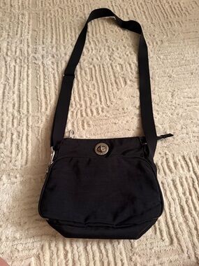 Baggallini Black Nylon Crossbody Bag Travel Lightweight Adjustable Strap Multi